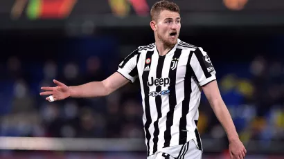 Defense - Matthijs De Ligt - Juventus - 70 million euros 