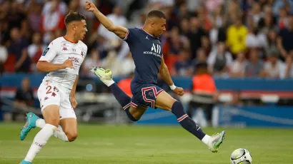 Forward - Kylian Mbappe - Paris Saint-Germain - 160 million euros
