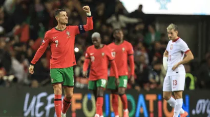 With this, CR7 reached 135 goals with the national team and his total reached 910.