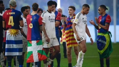 Barcelona International. The club's players complimented their rivals with the shirts of their countries or the Spanish regions where they were born.