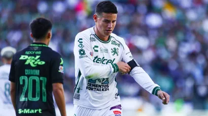 In his first game as a starter, the 'Esmeralda' captain made his Liga MX debut.