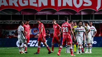 This unfortunate moment lived in Diego Armondo Maradona Stadium's court.